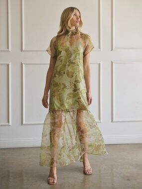 NWT Sugarlips Ellery Floral Dime Organza Maxi Dress